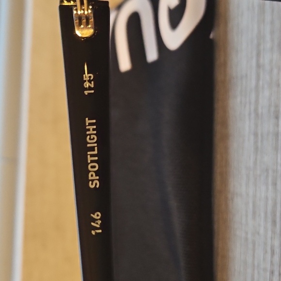 Quay Spotlight Sunglasses - Picture 6 of 6